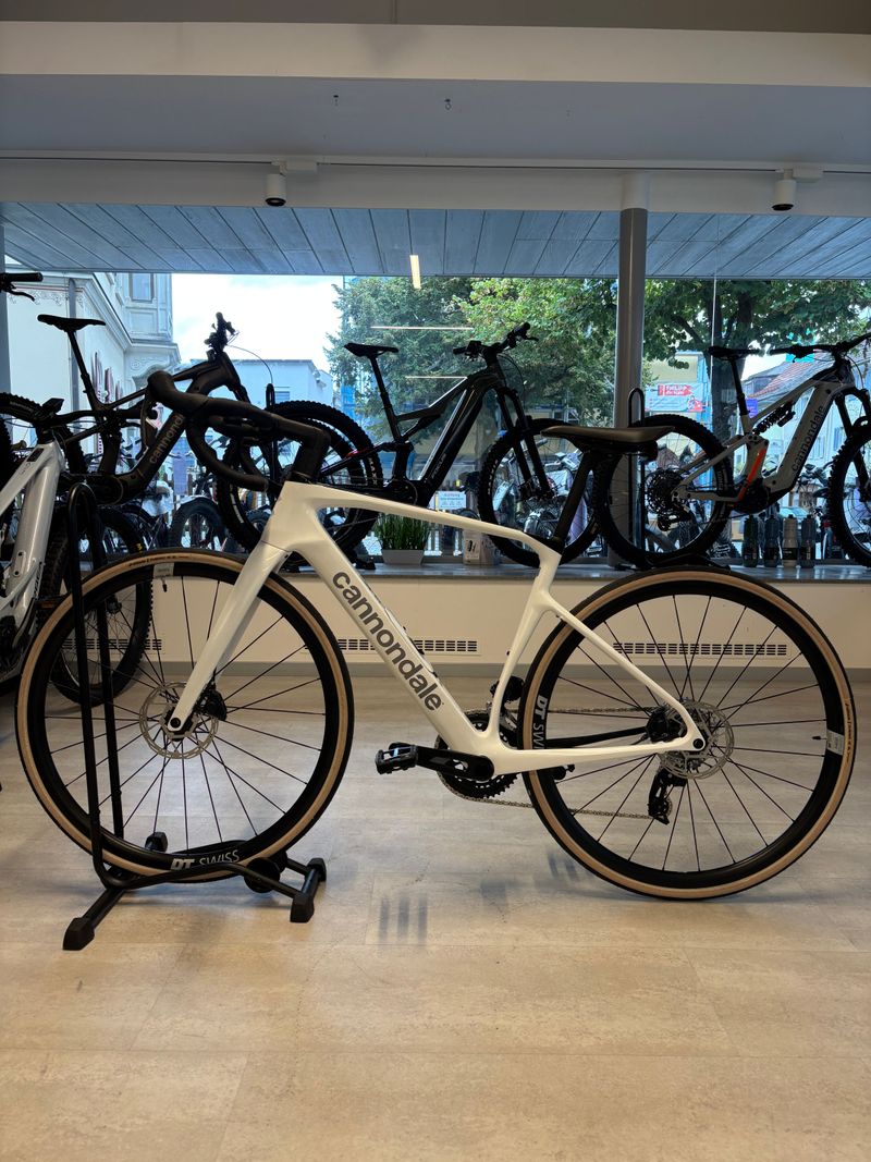Cannondale Synapse Carbon 3 SmartSense 2026 Road & Gravel usato