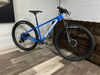 Berria, TAURUS ADV SX