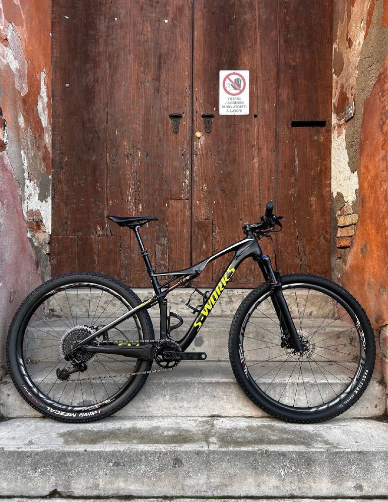 Used Specialized Epic S-Works 2018 Road & Gravel, Black — image 1 of 18