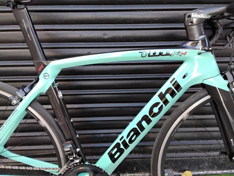 Used Bianchi Oltre XR3 Ultegra Di2 2018 2018 Road & Gravel, Green — image 11 of 35