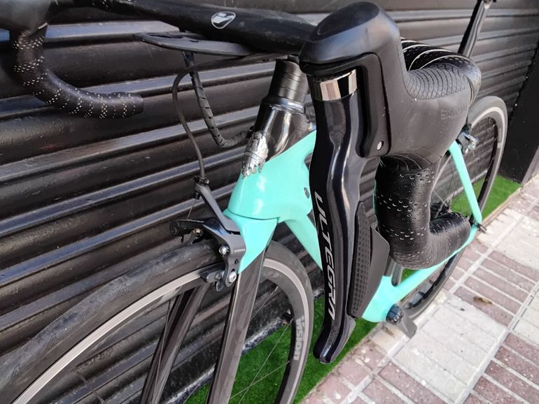 Used Bianchi Oltre XR3 Ultegra Di2 2018 2018 Road & Gravel, Green — image 21 of 35