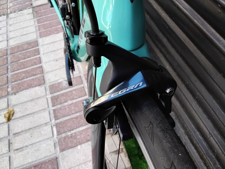Used Bianchi Oltre XR3 Ultegra Di2 2018 2018 Road & Gravel, Green — image 16 of 35