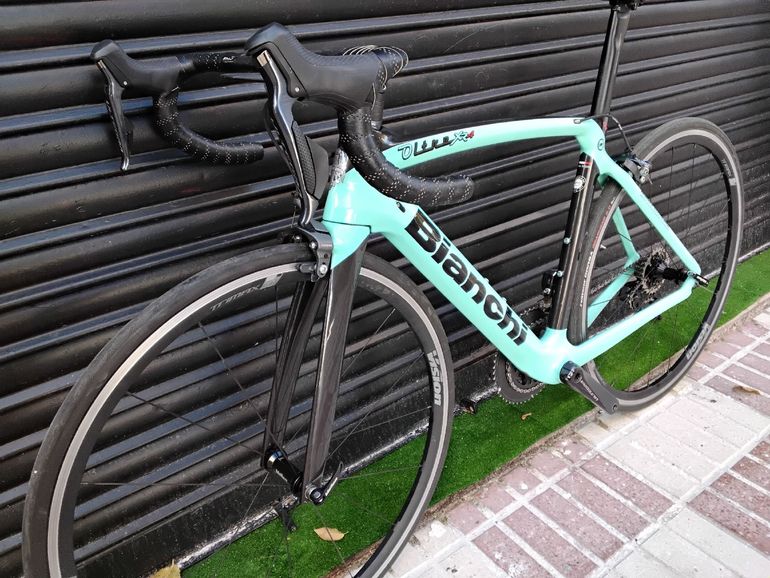 Used Bianchi Oltre XR3 Ultegra Di2 2018 2018 Road & Gravel, Green — image 33 of 35