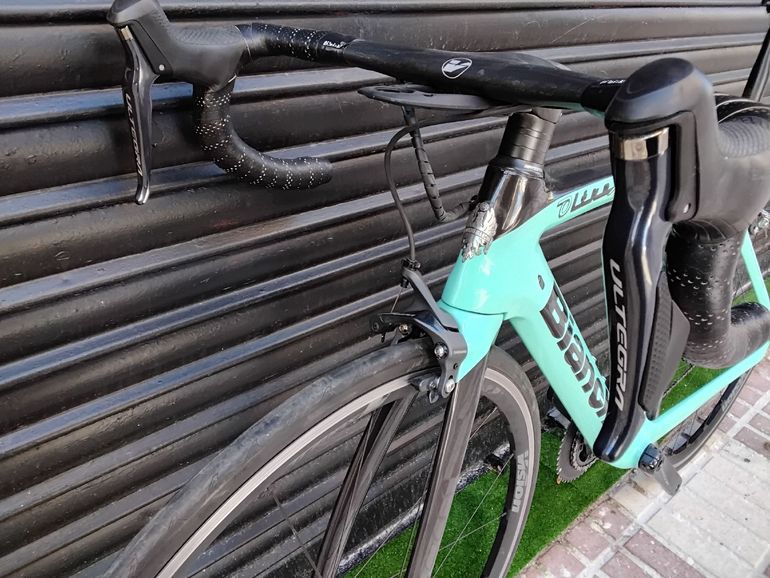 Used Bianchi Oltre XR3 Ultegra Di2 2018 2018 Road & Gravel, Green — image 20 of 35