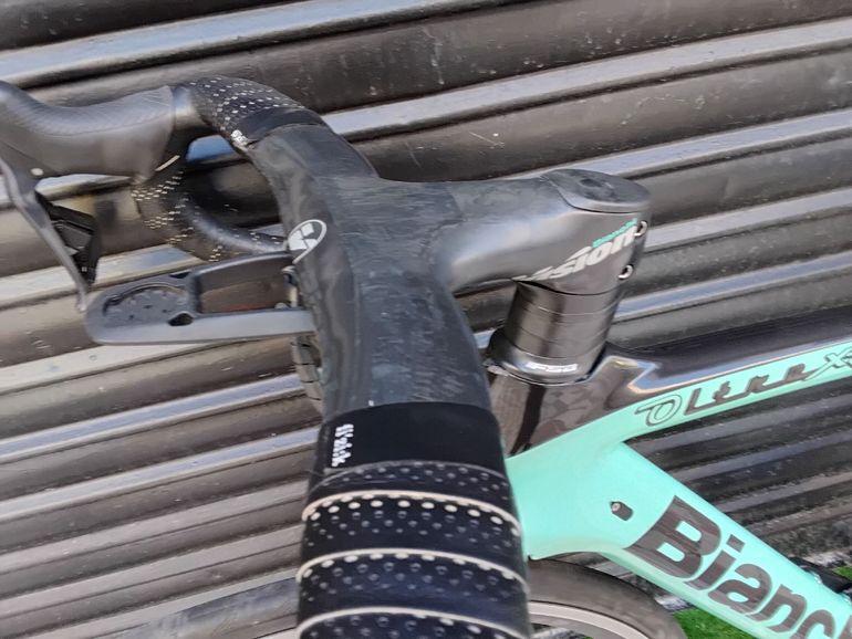 Used Bianchi Oltre XR3 Ultegra Di2 2018 2018 Road & Gravel, Green — image 28 of 35