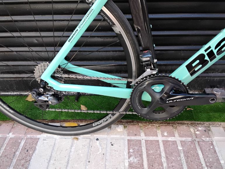 Used Bianchi Oltre XR3 Ultegra Di2 2018 2018 Road & Gravel, Green — image 5 of 35