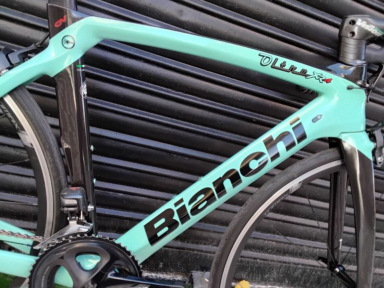 Used Bianchi Oltre XR3 Ultegra Di2 2018 2018 Road & Gravel, Green — image 10 of 35