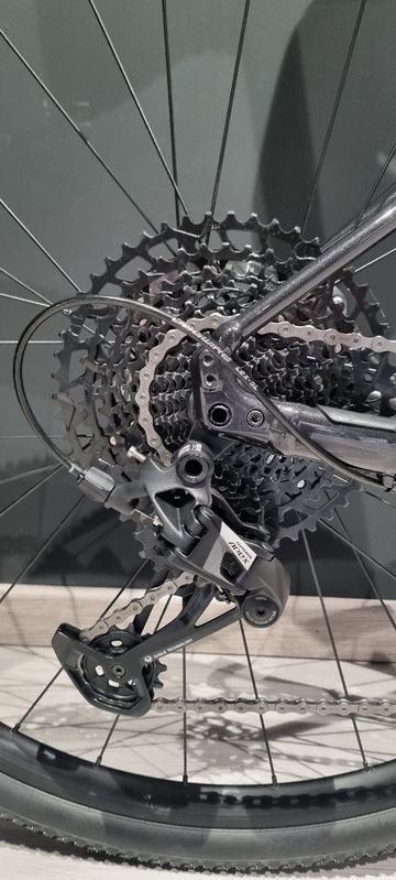 Used Specialized Diverge Comp E5 2025 2025 Road & Gravel, Black — image 6 of 9