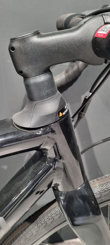 Used Specialized Diverge Comp E5 2022 2022 Road & Gravel, Black — image 3 of 8