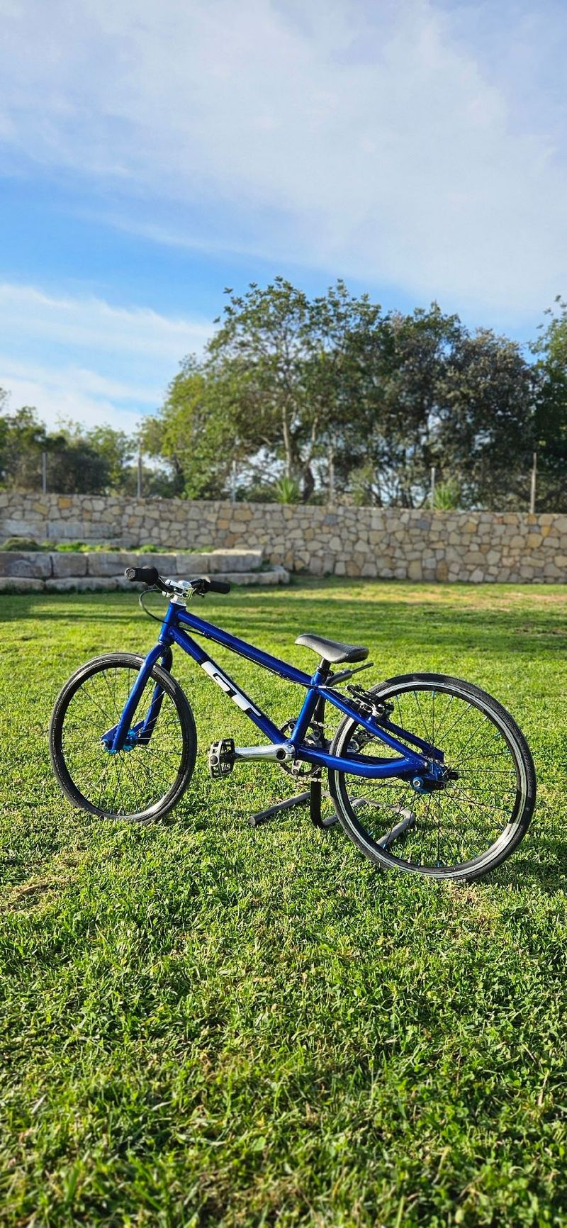 Used GT BMX Micro 2022 Mountainbike, Blue — image 2 of 4