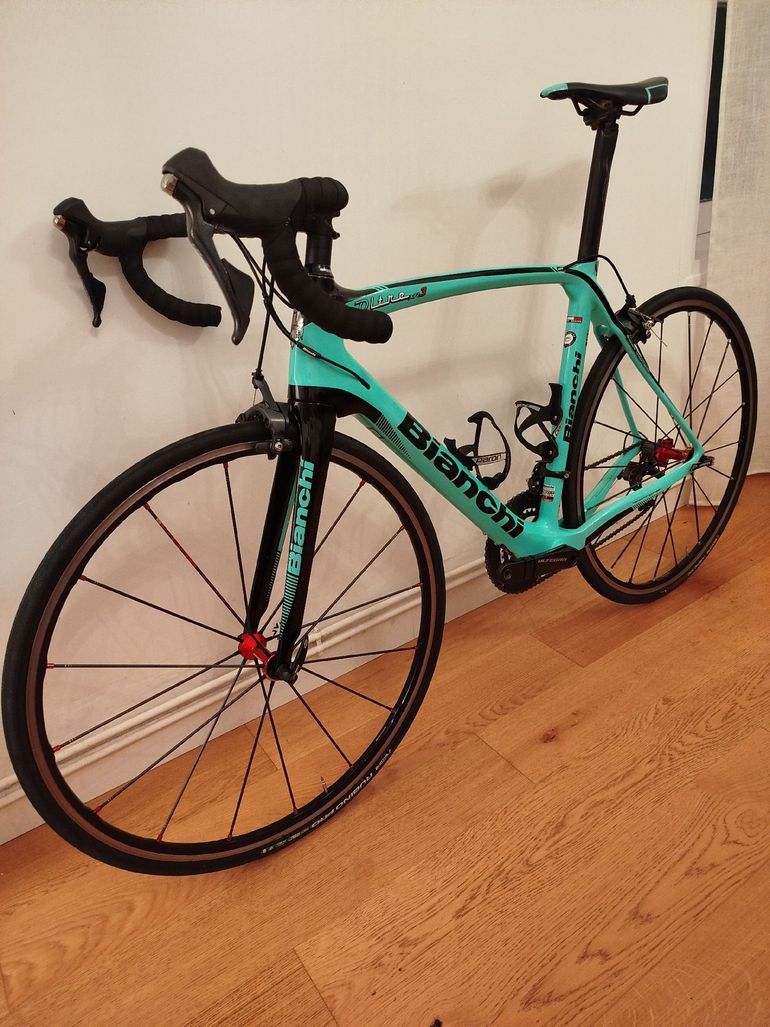 Used Bianchi Oltre XR3 Ultegra 2018 2018 Road & Gravel, Green — image 9 of 11