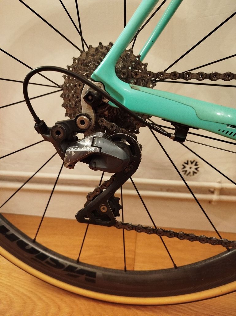 Used Bianchi Oltre XR3 Ultegra 2018 2018 Road & Gravel, Green — image 3 of 11