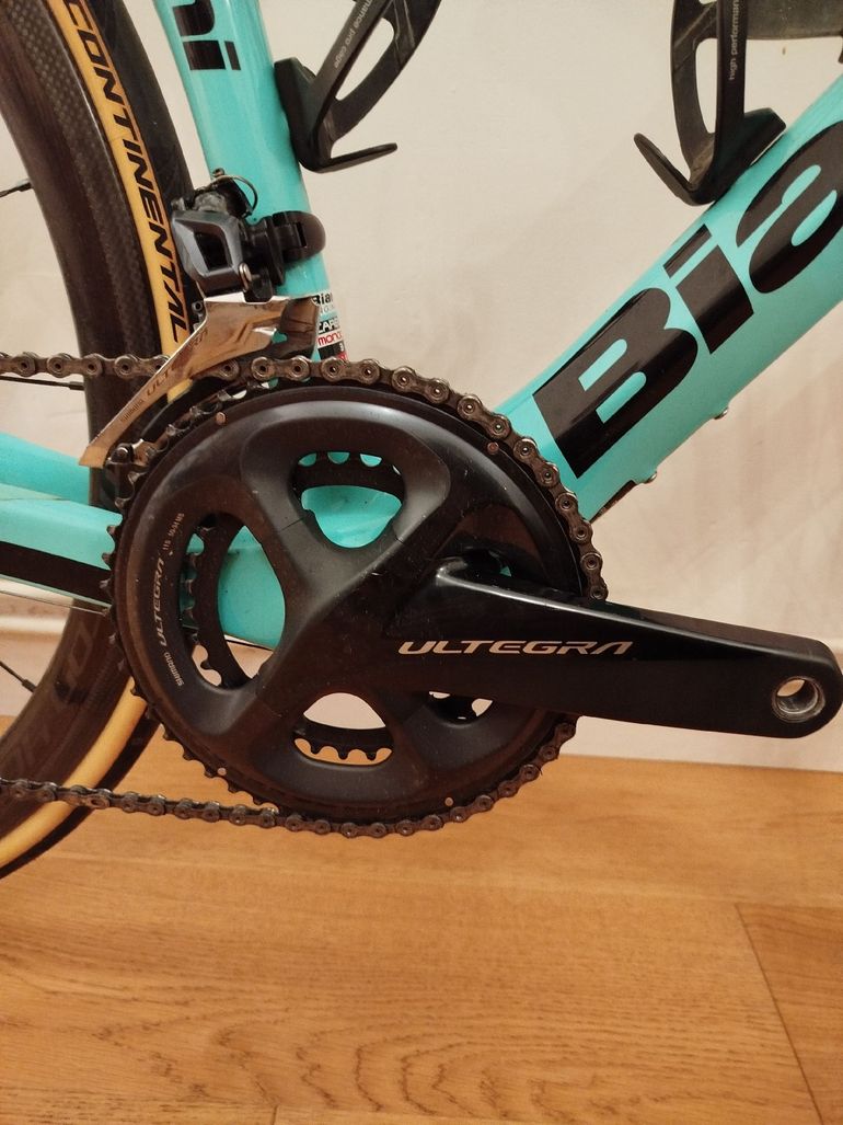 Used Bianchi Oltre XR3 Ultegra 2018 2018 Road & Gravel, Green — image 2 of 11