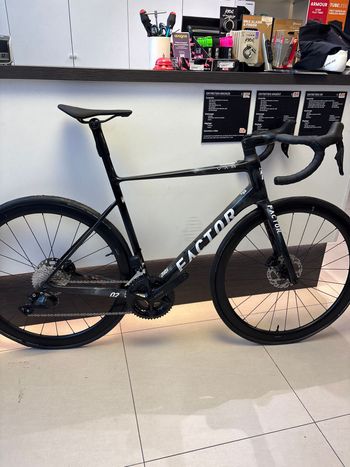 Factor, O2 Shimano 105 Di2