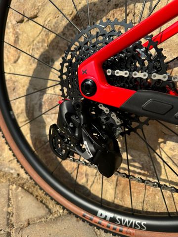 Used BMC URS TWO 2024 2024 Road & Gravel, Red — image 9 of 10