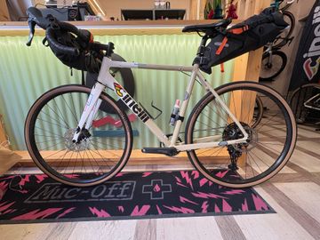 Używany Cinelli ZYDECO - SHIMANO 1X11 2024 2024 Road & Gravel