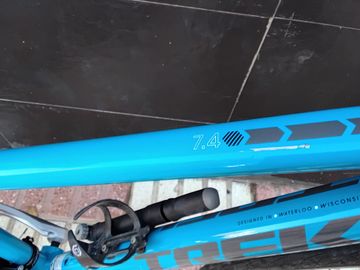 Used Trek FX 7.4 2013 Mountainbike, Blue — image 19 of 31