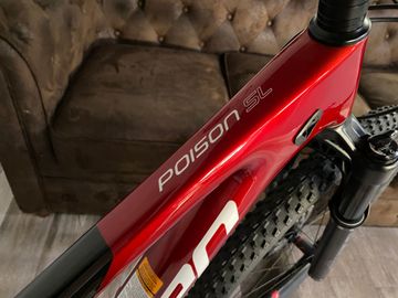 Coluer Poison Carbon 2022 Mountainbike usato, Rosso — immagine 3 di 10