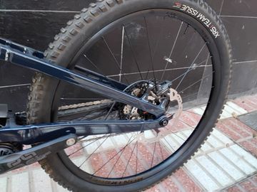 Brugt Trek Fuel EXe 8 XT 2024 2024 Mountainbike — billede 5 af 23