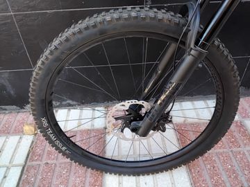 Brugt Trek Fuel EXe 8 XT 2024 2024 Mountainbike — billede 4 af 23