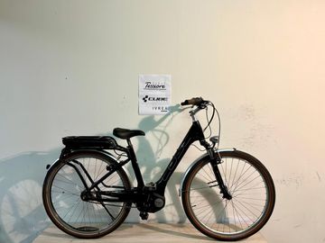 CUBE ELLY Cruise 2017 Mountainbike usato, Nero — immagine 1 di 21