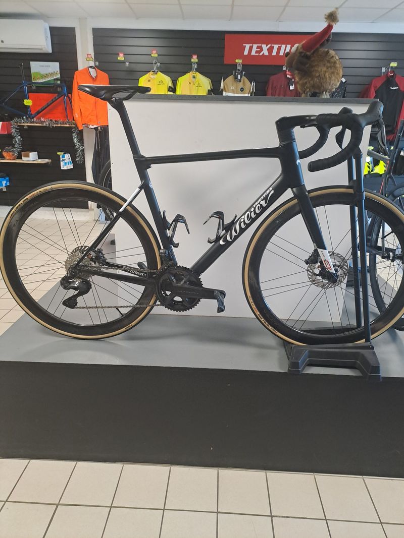 Used Wilier 0 Shimano Ultegra Di2 2022 Road & Gravel