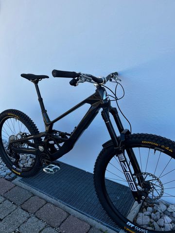 Brugt Lapierre Spicy CF Team Custome 2025 Mountainbike — billede 2 af 5