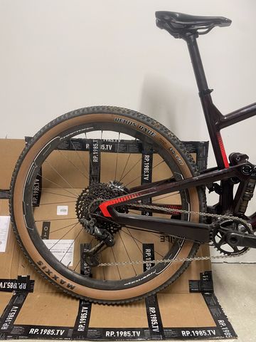 Used Focus O1E 9.9 2020 2020 Mountainbike, Red, 29 — image 3 of 10