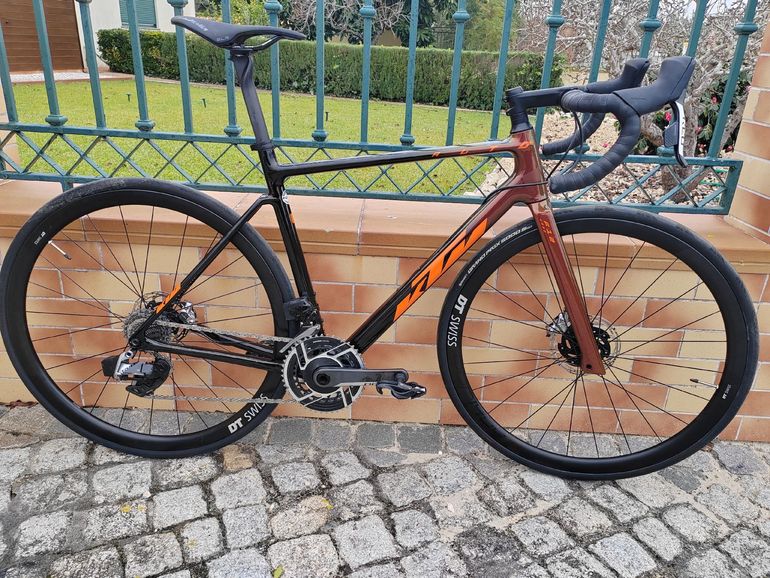 KTM Revelator SRAM Red eTap AXS 2023