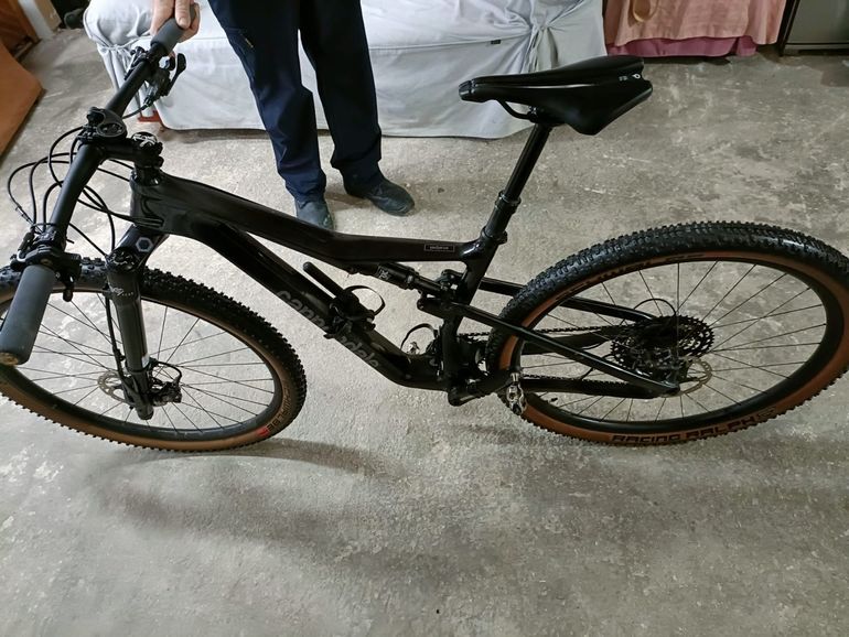 Used Cannondale Scalpel Carbon 2 2023 2023 Mountainbike, Negro — image 2 of 6