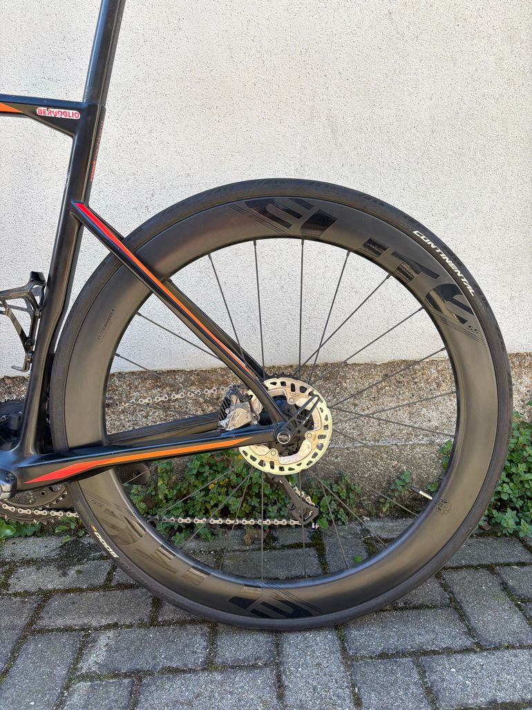 Used BMC Roadmachine 01 THREE 2018 2018 Road & Gravel — image 12 of 21