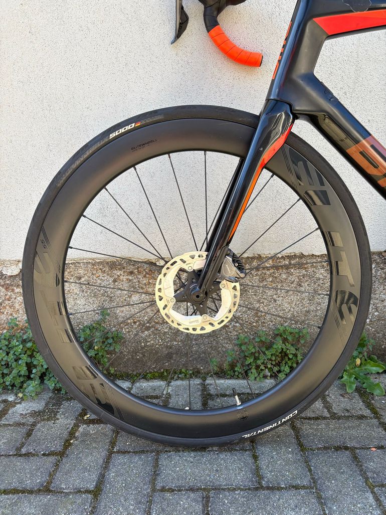 Used BMC Roadmachine 01 THREE 2018 2018 Road & Gravel — image 8 of 21
