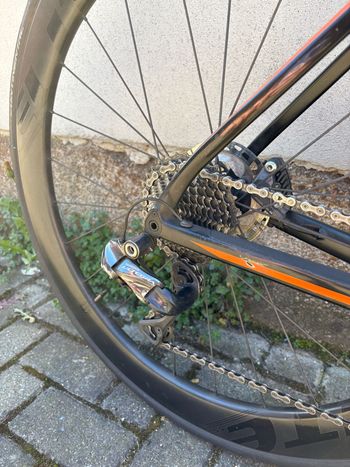 Used BMC Roadmachine 01 THREE 2018 2018 Road & Gravel — image 3 of 21