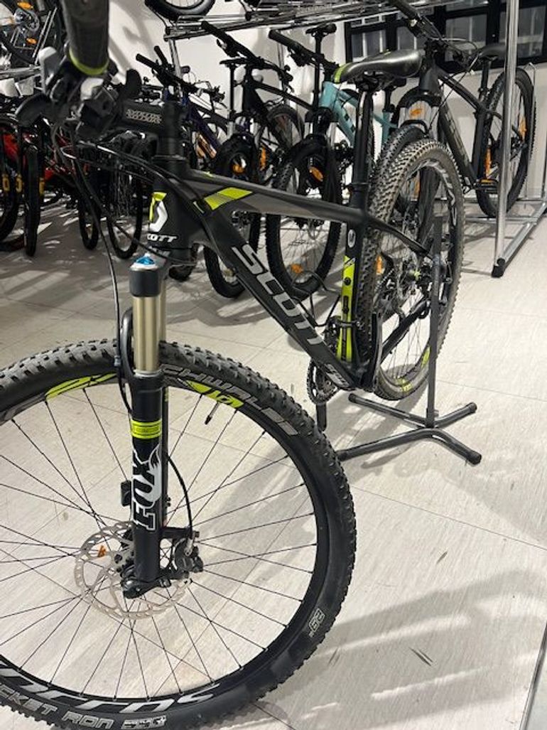 Used Scott Scale Shimano Deore XT 2017 Mountainbike — image 7 of 9