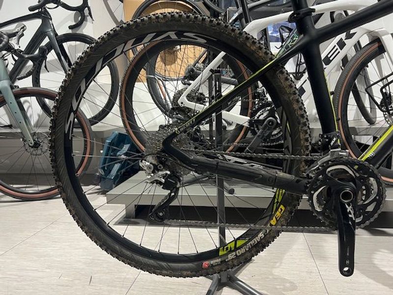 Used Scott Scale Shimano Deore XT 2017 Mountainbike, Black — image 2 of 9