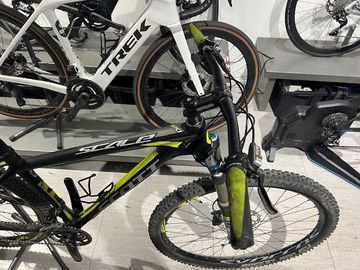 Used Scott Scale Shimano Deore XT 2017 Mountainbike, Black — image 5 of 9