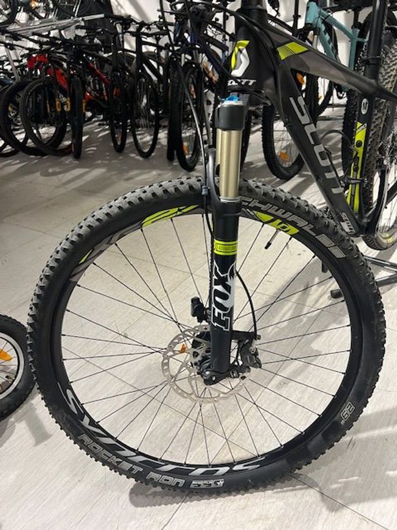 Used Scott Scale Shimano Deore XT 2017 Mountainbike, Black — image 8 of 9