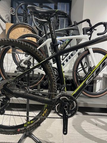 Used Scott Scale Shimano Deore XT 2017 Mountainbike, Black — image 3 of 9