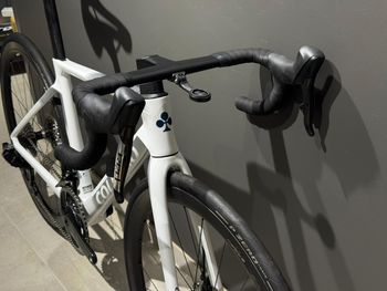 Brugt Colnago V4RS Disc 2024 Road & Gravel — billede 3 af 6
