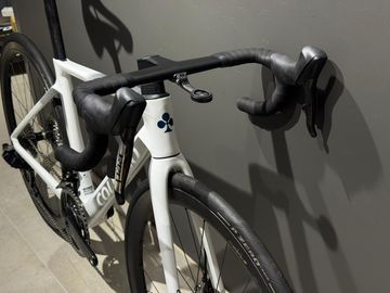 Used Colnago V4RS Disc 2024 Road & Gravel, White — image 3 of 6
