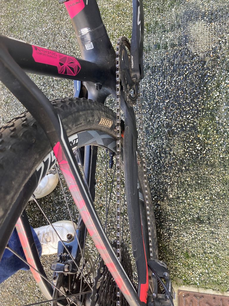 Used Liv LIV Obsess Advanced 1 2017 Mountainbike, Black — image 4 of 24