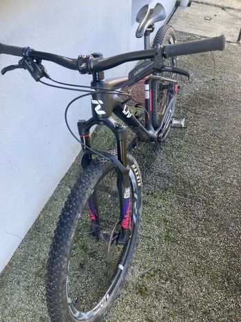 Used Liv LIV Obsess Advanced 1 2017 Mountainbike, Black — image 7 of 24
