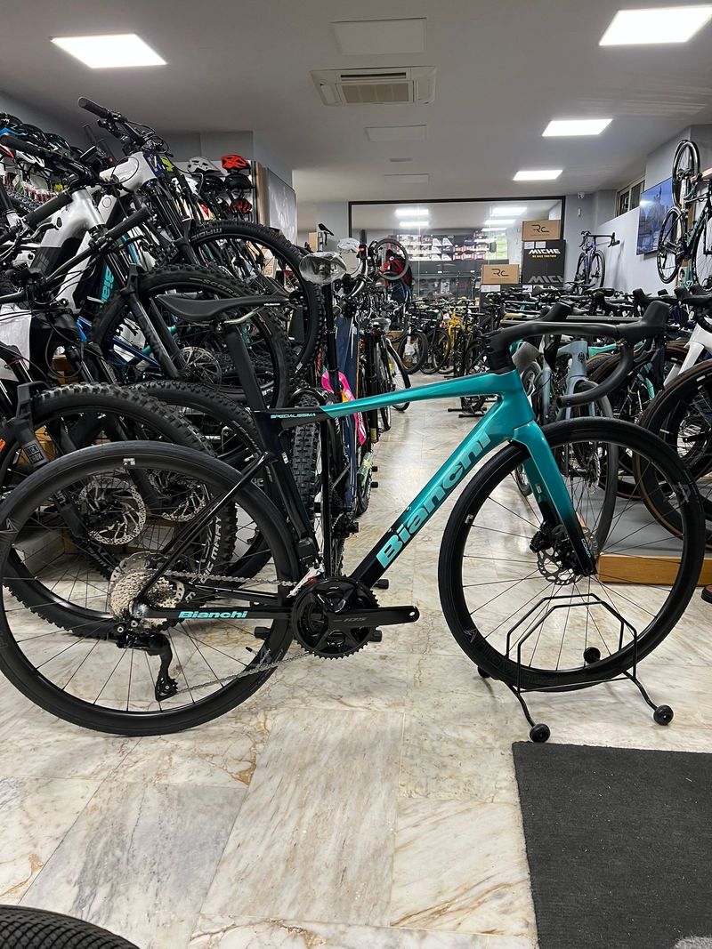Used Bianchi Specialissima Comp 105 Di2 NEW 2026 Road & Gravel