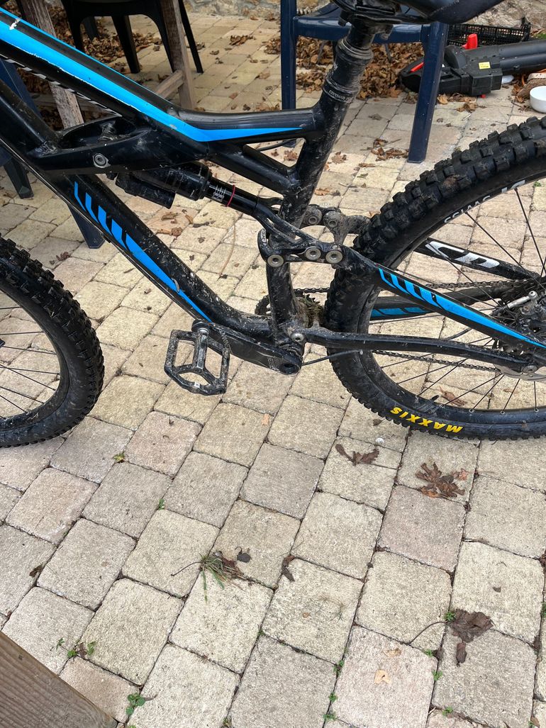 Used Specialized Enduro Comp 2014 2014 Mountainbike, Black — image 17 of 19