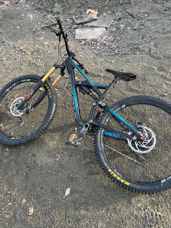 Used Specialized Enduro Comp 2014 2014 Mountainbike, Black — image 4 of 19