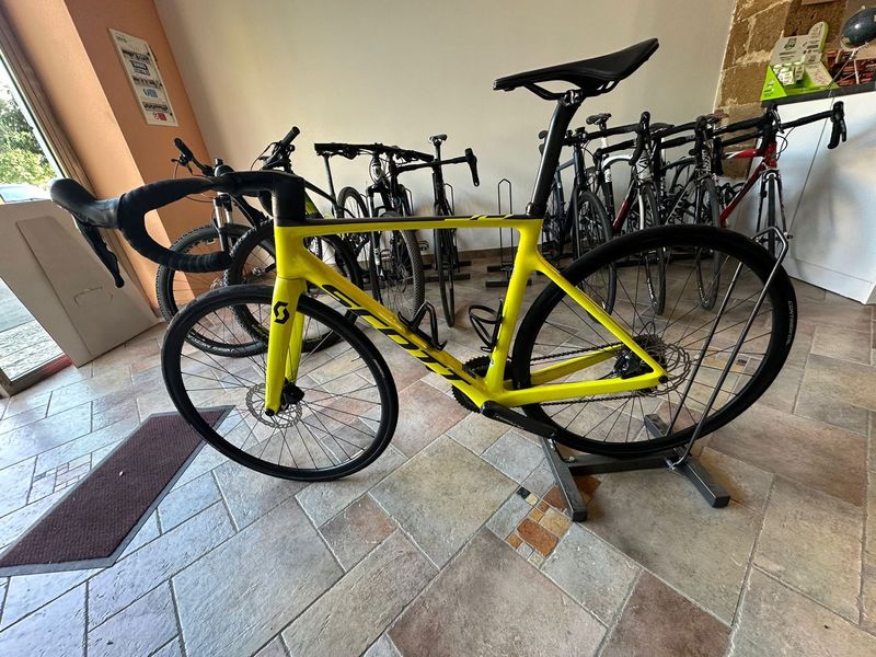 Gebrauchtes Scott Addict RC 2022 Road & Gravel, Schwarz — Bild 2 von 7