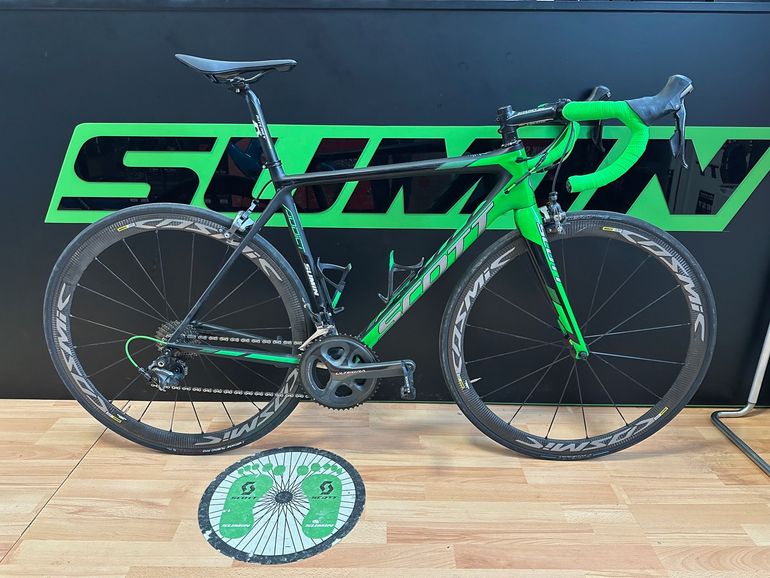 Used Scott Addict RC 2017 Road & Gravel, Green — image 1 of 5