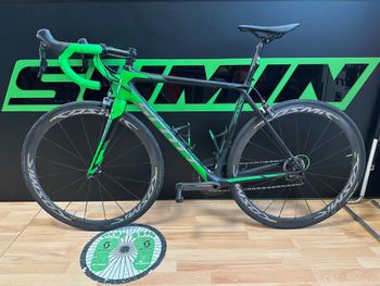 Used Scott Addict RC 2017 Road & Gravel, Green — image 5 of 5