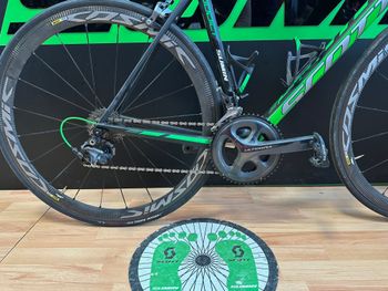 Used Scott Addict RC 2017 Road & Gravel, Green — image 2 of 5