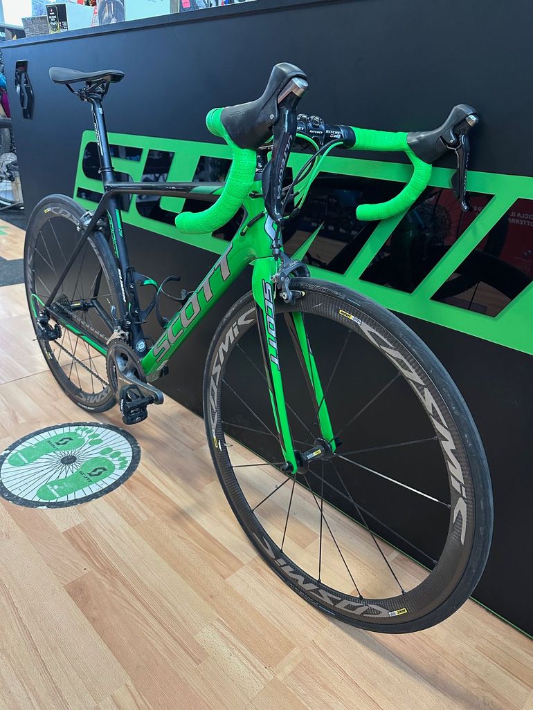Used Scott Addict RC 2017 Road & Gravel, Green — image 3 of 5